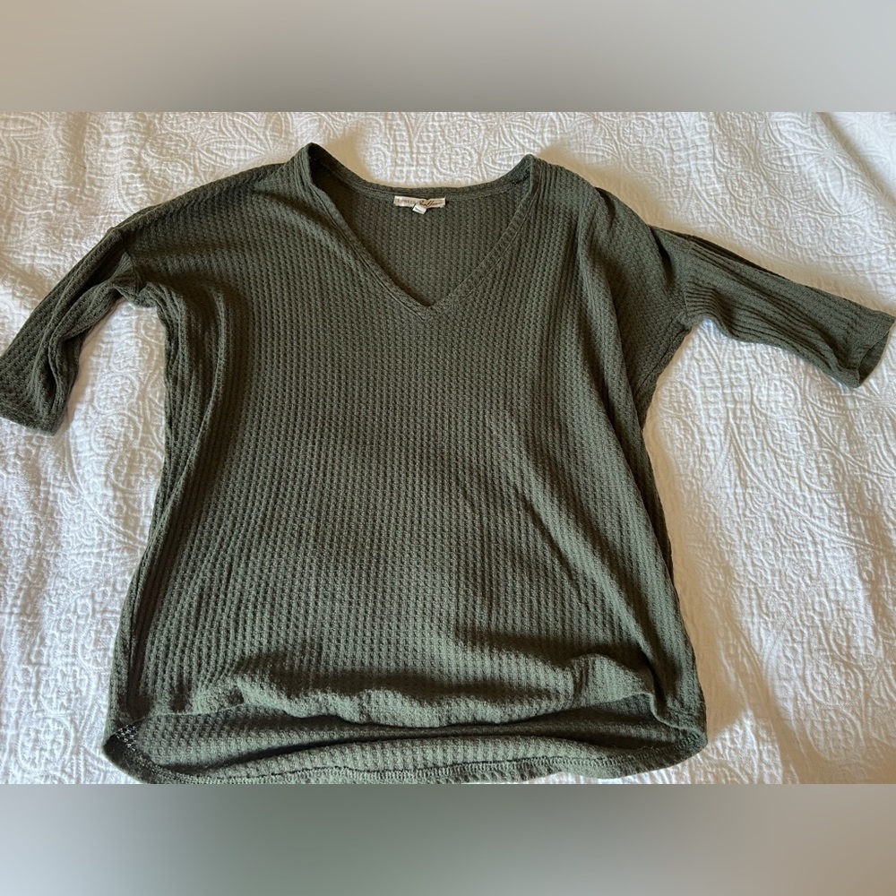 Express one eleven size small green 3/4 sleeve shirt